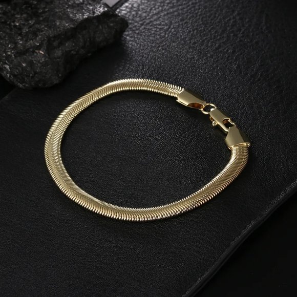 ***New New gold  Stamped Snake Bracelet - Picture 2 of 2